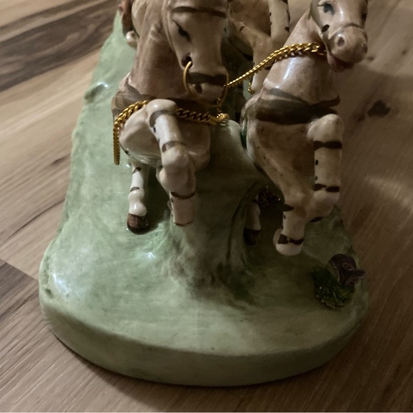 CAPODIMONTE ARMQANI FINE PORCELAIN HORSE DRAWN ROYAL CARRIAGE w/ N Crown Marking - Picture 4 of 10